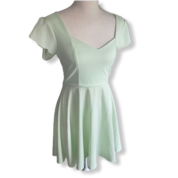 Altar'd State Dresses & Skirts - Altar’d State Mint Green Dress Sweatheart Neckline scalloped sleeves Medium